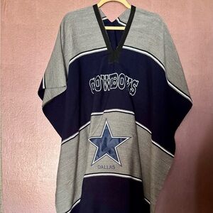Dallas Cowboys Poncho with Star Logo